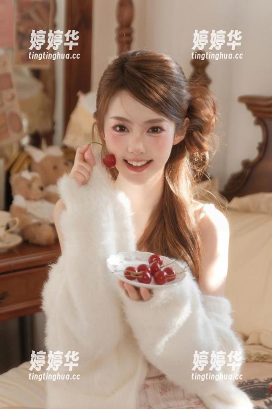 17吃瓜中心 17吃瓜中心app:瓜吃到嘴里,心里也跟着甜!