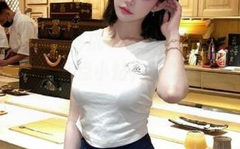 如何挑一件张家界婚纱？51吃瓜网的网页上有点小站，可以让你慢慢比价、挑选、想象……