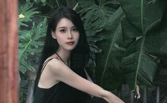 翻翻718娱乐首页，我就知道今天又能吃到热腾腾的瓜。