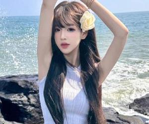 在线yandex吃瓜，随意滑动，似乎哪一条都能勾起我的好奇心。
