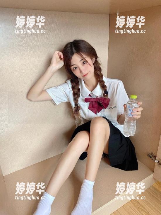 冲哥精选 看这里吧,冲哥精选黑料第一集,资源多到你想不到,快来吃瓜!