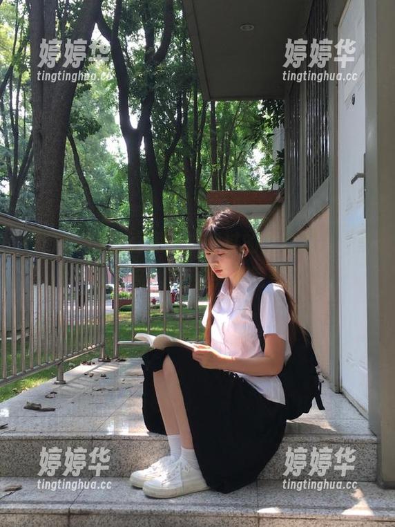 吃瓜91 观看黑暗中划过的各色瓜,“黑暗吃瓜91”果然不简单。