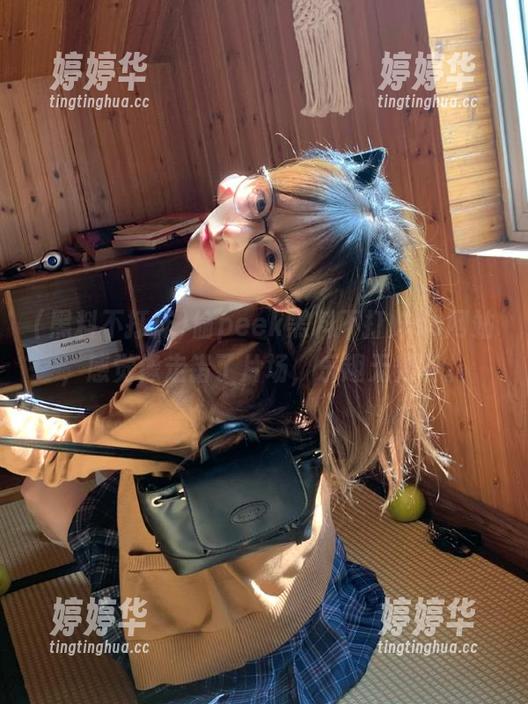 偷peek黑料不打烊so网站，感觉像走错了片场，乐趣无穷啊。