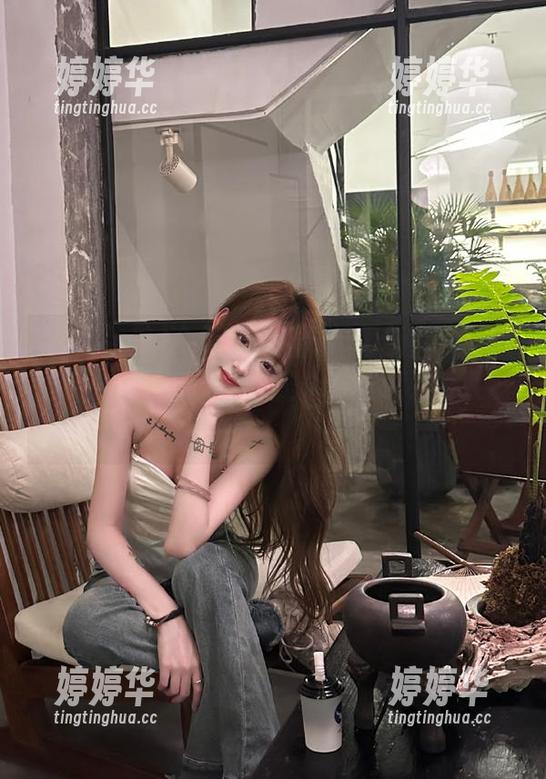 今天的黑料导航更新，找到新鲜瓜的那种感觉，真是个‘吃瓜小达人’！