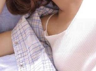 链接点进来，吃瓜黑料网站里的信息简直像突然被揪住了心脏…